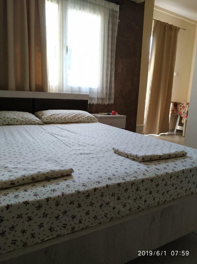 Lazaros Apartments Olympiaki Akti Bagian luar foto
