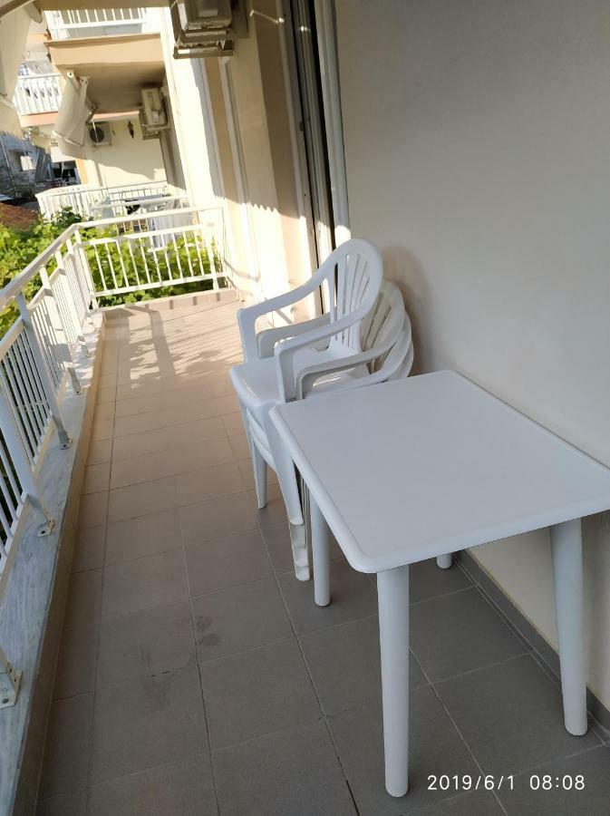 Lazaros Apartments Olympiaki Akti Bagian luar foto