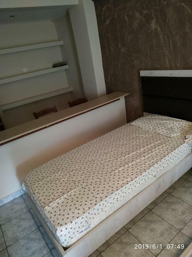 Lazaros Apartments Olympiaki Akti Bagian luar foto
